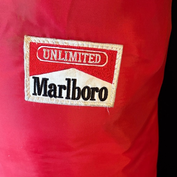 Marlboro Red Drawstring sleeping bag - Picture 2 of 5